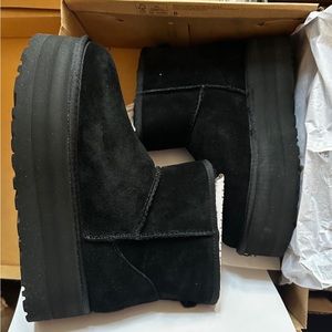 Ugg mini platform